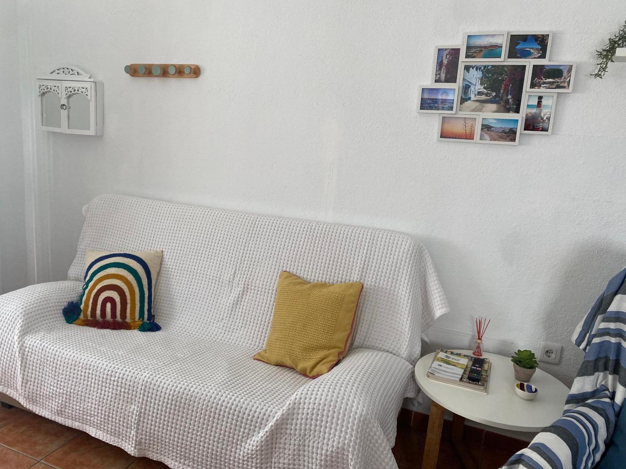 Casa Del Pez Vivienda A Pie De Calle En Agua Amarga A 250 Metros De La Playa Bagian luar foto